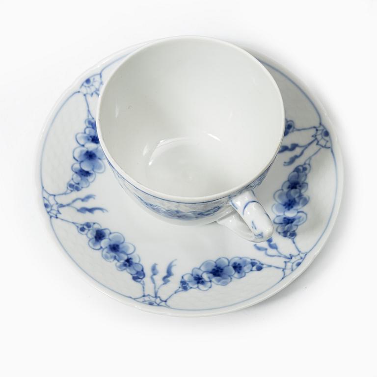 Bing & Grøndahl, "Empire", dining and coffee service, 89 pieces.