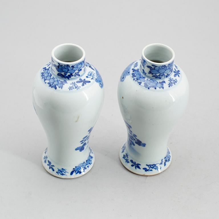 VASER, 1 par, porslin, Kina, 1800-/1900-tal.