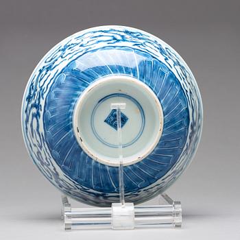 A blue and white bowl, Qing dynasty, early 18th Century.