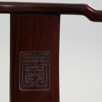 STOLAR, ett par, hardwood. Qingdynastin (1644-1912).