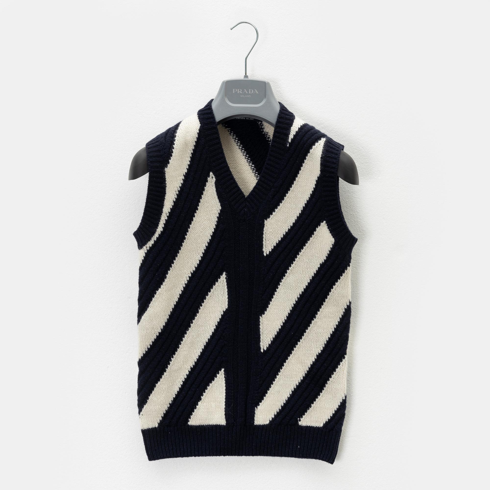 Prada, cashmere vest, size 38.