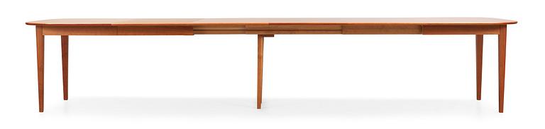 A Josef Frank mahogany dining table, Svenskt Tenn, model 947.