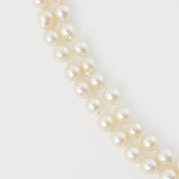 Necklace, cultured pearls, clasp 18K gold with cultured pearls and diamonds, JSG, Jönköping 1979.