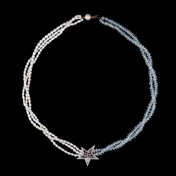 A NECKLACE, brilliant cut diamonds, 18K white gold, aquamarines, keshi pearls. T. Tillander, Helsinki 1999.