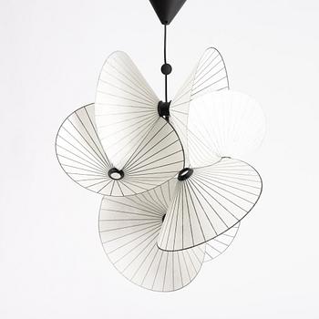 Front, a 'Serpentine light small', Moooi.
