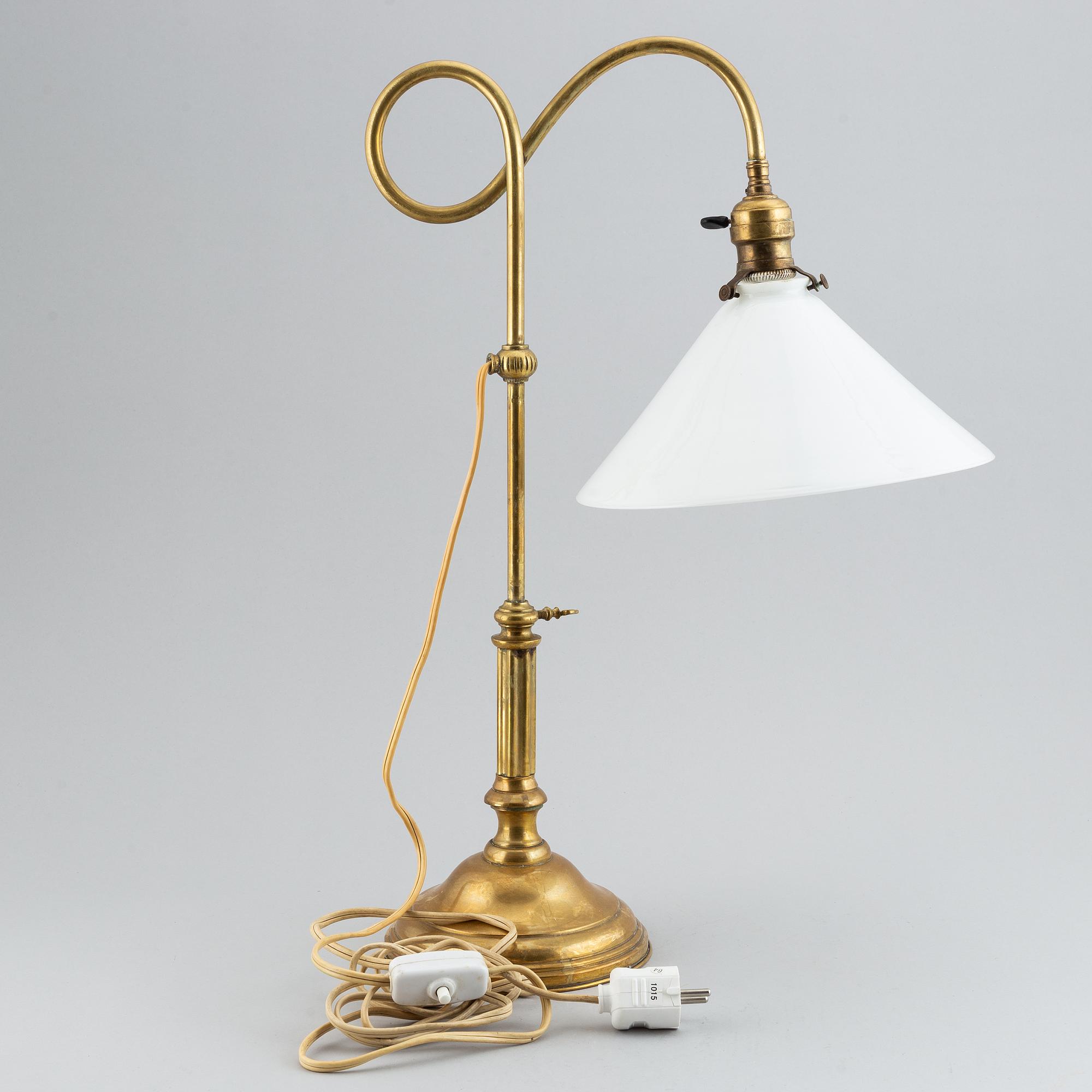 An early 20th century brass table lamp.