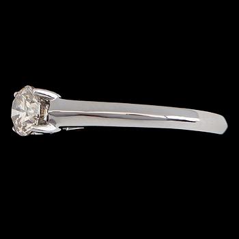 RING, 18K vitguld, briljantslipad diamant ca 0.76 ct. Vikt ca 3 g.