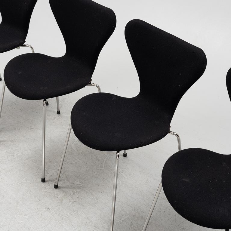 Arne Jacobsen, a set of four 'Series 7' chairs from Fritz Hansen, 21st Century.