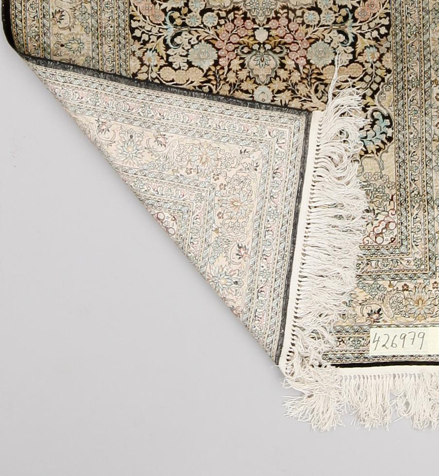 MATTA, orientalisk, silke, ca 155 x 95 cm.