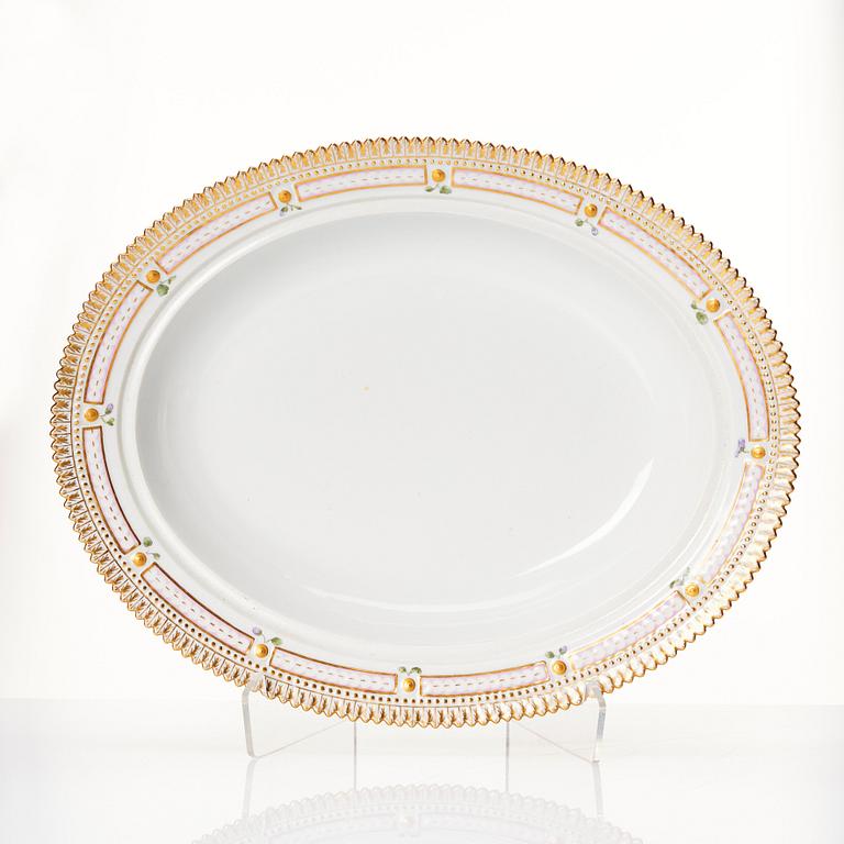 A Royal Copenhagen 'Flora Danica' dish with cover, Denmark, 20th Century.