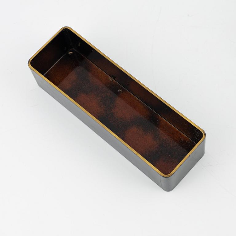 A Japanese lacquer box with cover, circa 1900.
