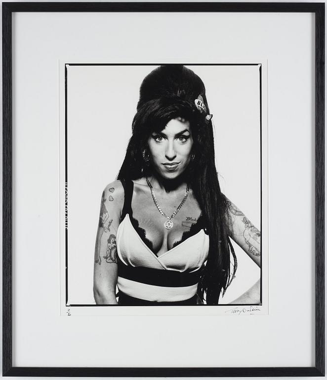 Terry O'Neill, "Amy Winehouse, London, 2008".