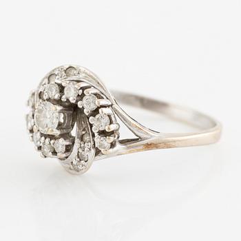 Ring 18K gold set with round brilliant and eight-cut diamonds.