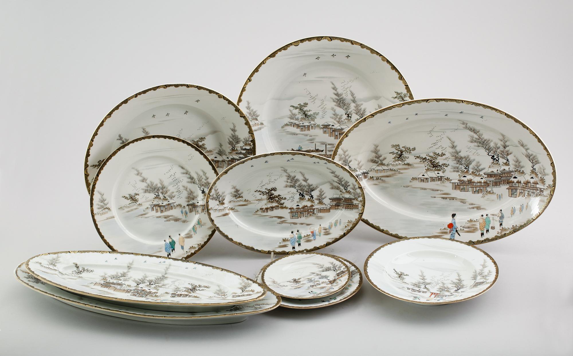 MATSERVIS, 45 delar, porslin, Japan, 1900-talets första hälft.