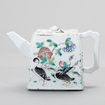 TEKANNA, porslin, Kina, 1800-tal.