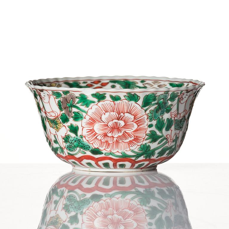 A famille verte cup, Qing dynasty, Kangxi (1662-1722).