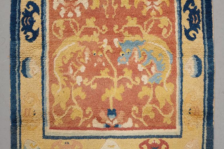 A rug, an antique Ningxia, ca 167,5 x 71-75 cm.