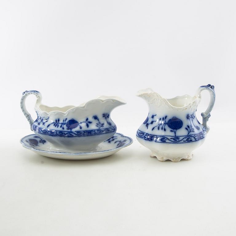 Dinner service, 97 pieces, Johnson Bros, "Holland", England, early 20th century.