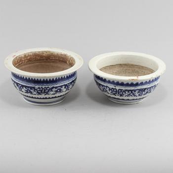 YTTERFODER, 2 st, porslin, Kina, 1900-tal.