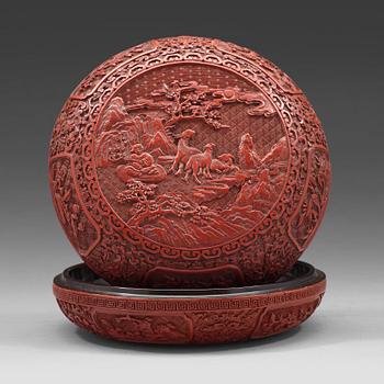 550. A carved lacquer box with cover, Qing dynasty (1664-1912).
