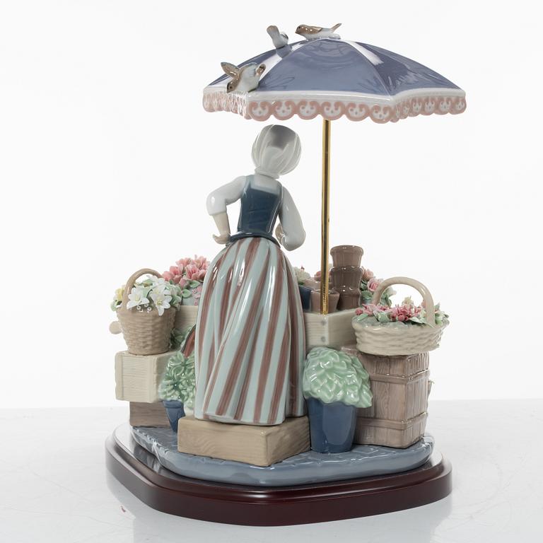 José Puche, figurine, "Flowers of the season", Lladró, Spain.