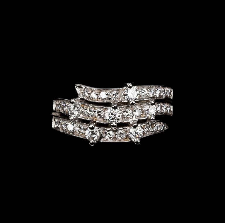 RING, briljantslipade diamanter, tot. 0.75 ct enl gravyr.