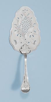 774. A Danish 18th century silver cake-slice, makers mark of Niels Pihl, Copenhagen 1782.