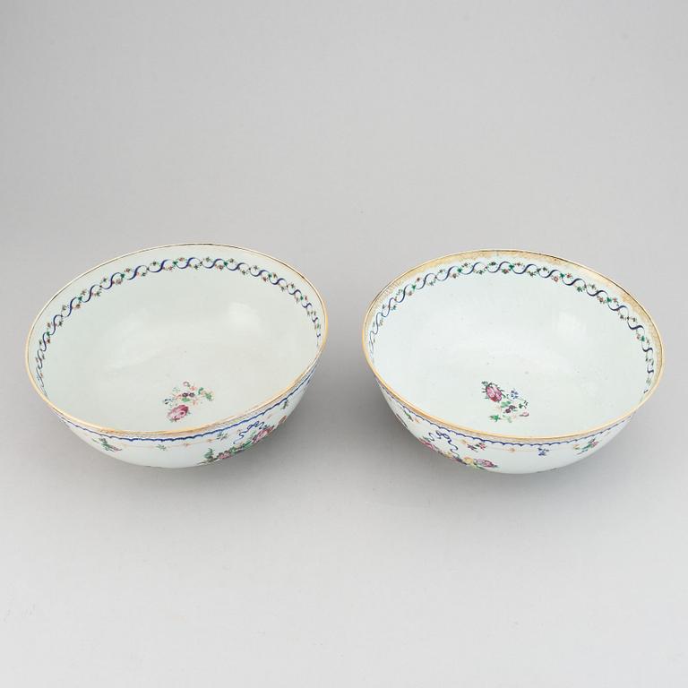 A pair of famille rose punch bowls, Qing dynasty, Qianlong (1736-95).