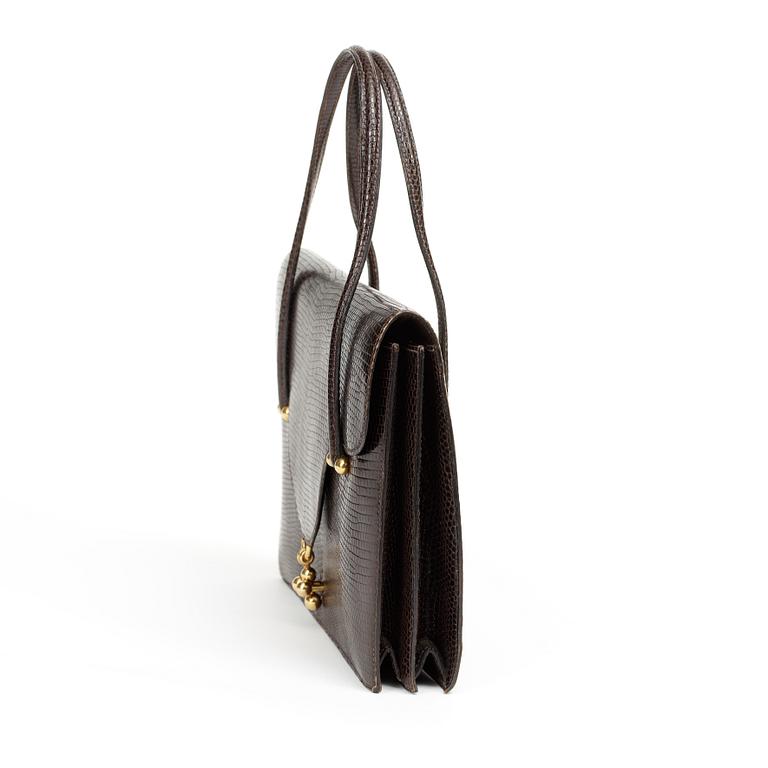 A 1070s handbag by Hermès.