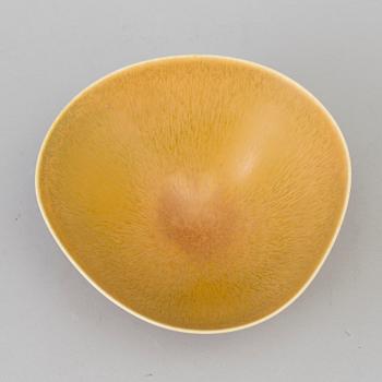 BERNDT FRIBERG, a stoneware bowl from Gustavsberg, signed.