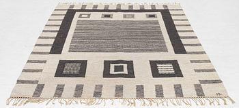 Margareta Åkerberg, rya tapestry, signed MÅ, approx. 202 x 140 cm.