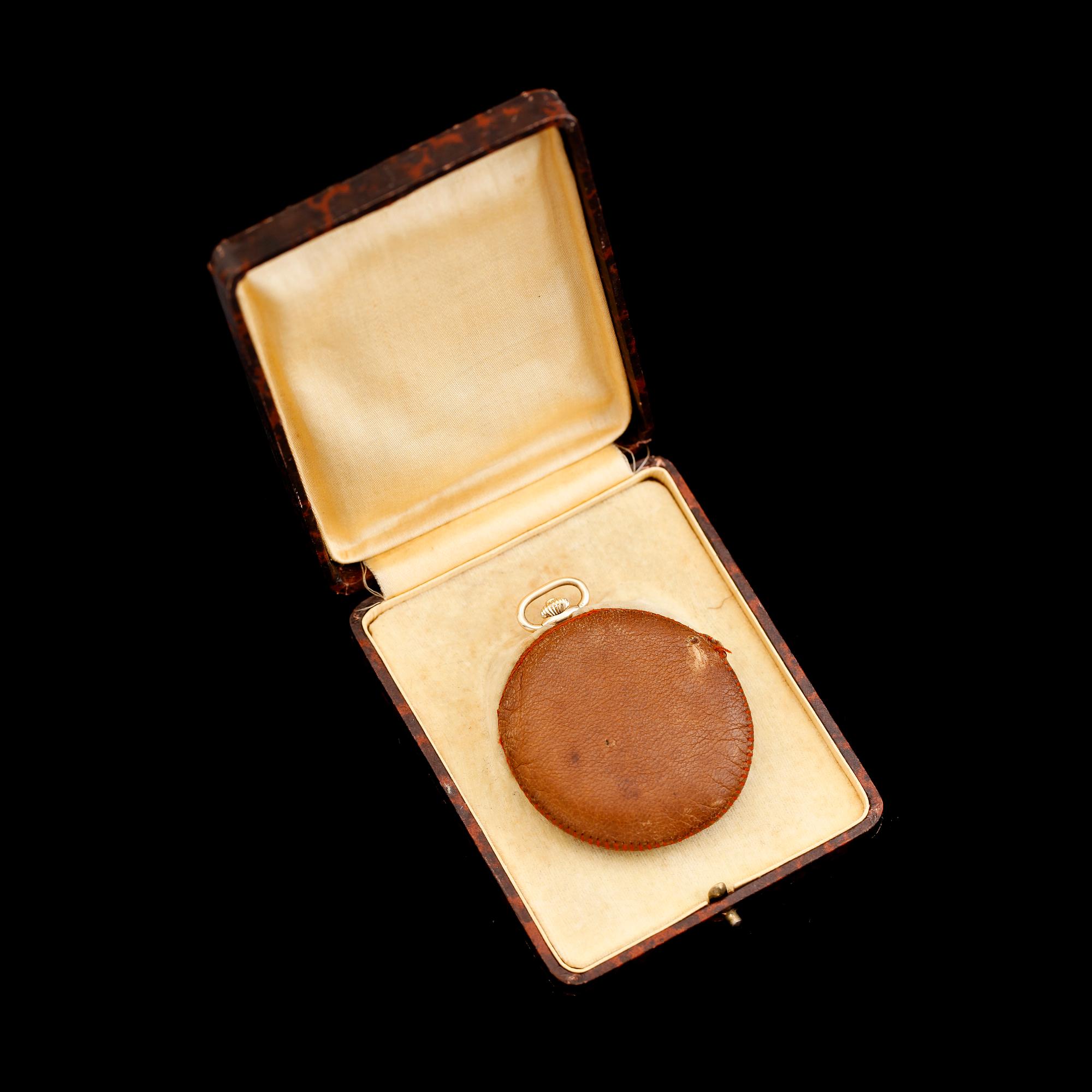 FICKUR, 14K guld, savonett, 1900-talets första hälft. Total vikt inklusive urverk ca 72 g.