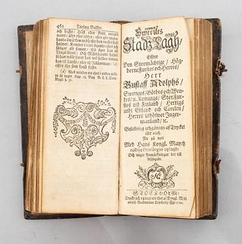 1702-1730: Upplagor av lands- & stadslagen samt en översättning.