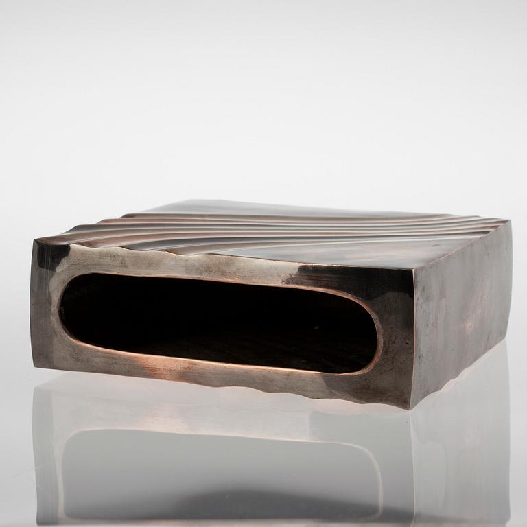 VAS, metall, etikettmärkt Polardesign 46/86. 1970-tal.