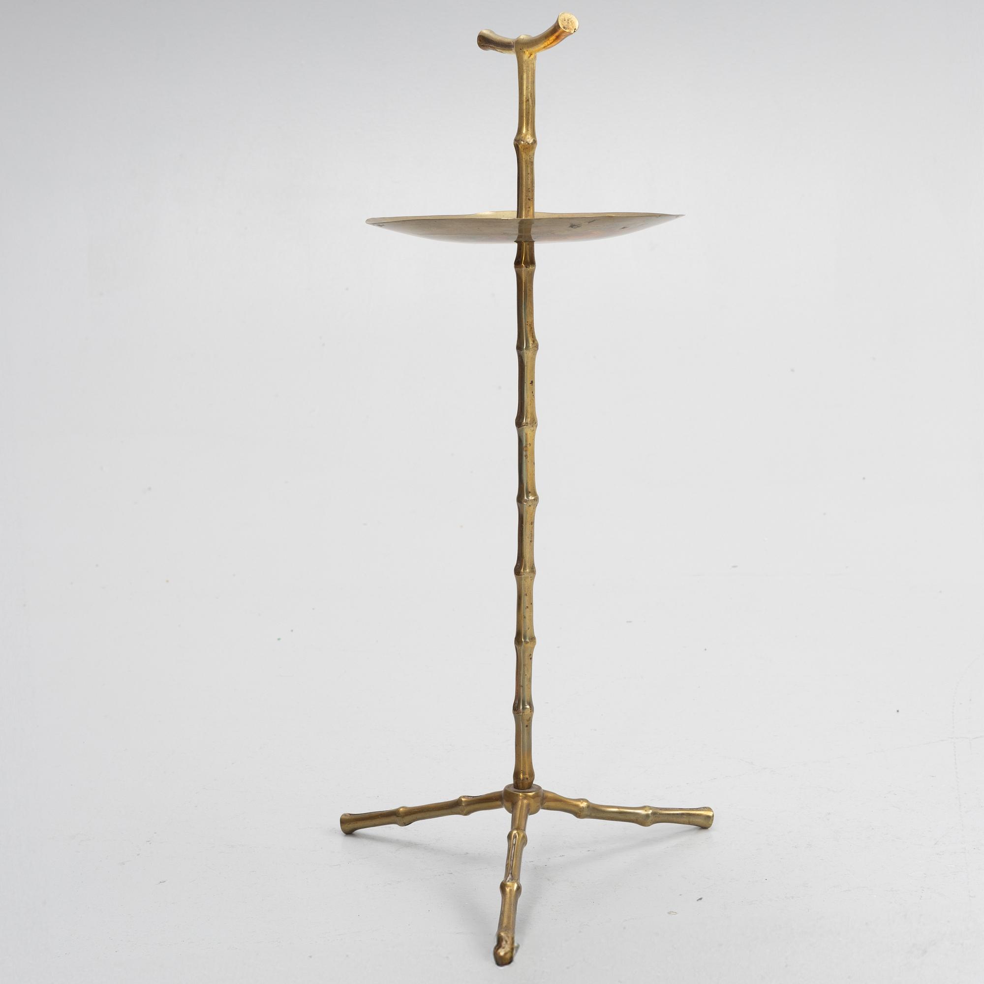 Ashtray on foot, second half of the 20th century.