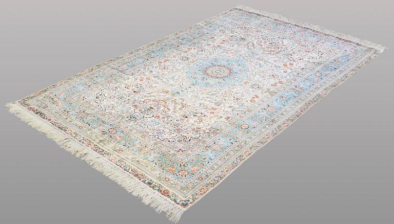 A RUG, orientalisk silke, ca 245 150 cm.