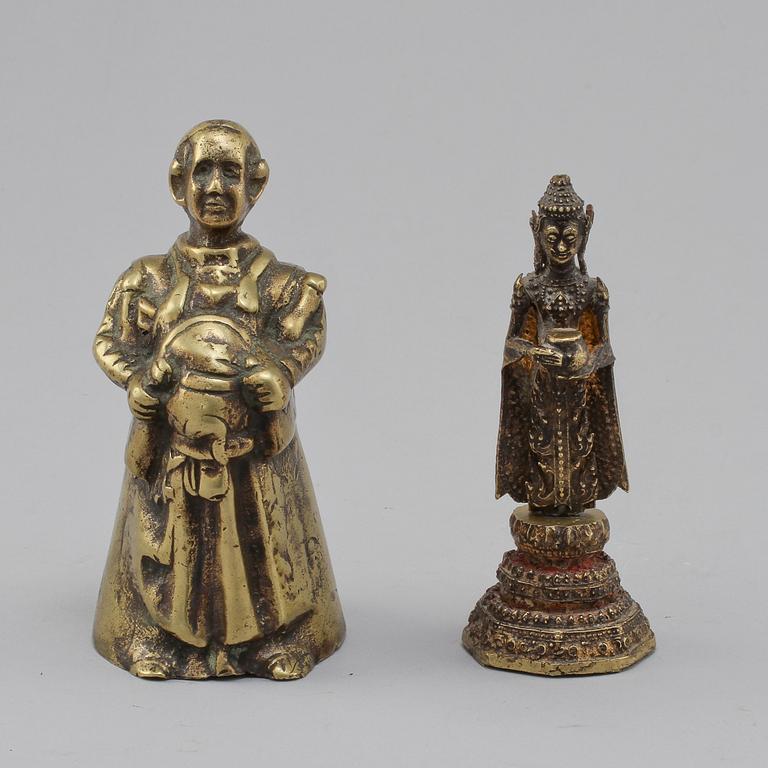 SKULPTUR samt BORDSKLOCKA, brons, orientaliska, 1800/1900-tal.