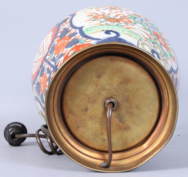 BORDSLAMPA, porslin, Kina, 1800/1900-tal.
