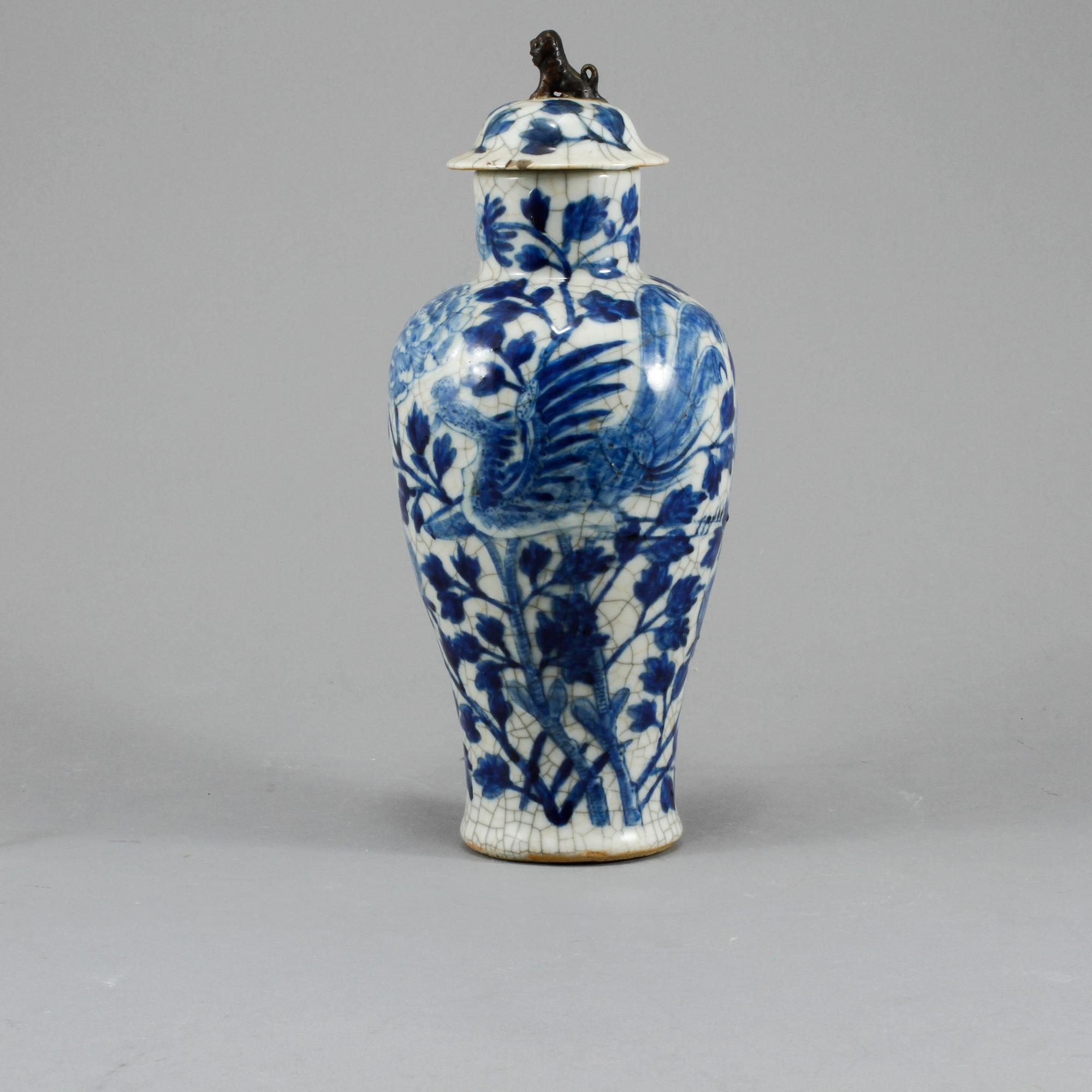 LOCKURNA, porslin, Kina, omkring år 1900.