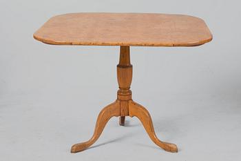 TILT TOP TABLE. Sweden first half of the 19th century.