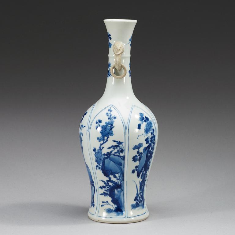 VAS, porslin. Qing dynastin, Kangxi (1662-1722).