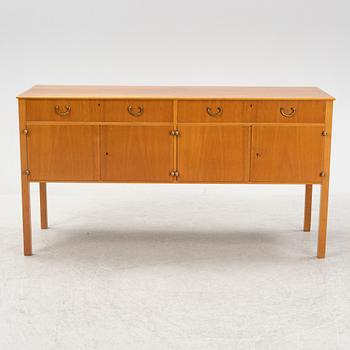 Josef Frank, sideboard, Firma Svenskt Tenn, 1900-talets andra hälft.