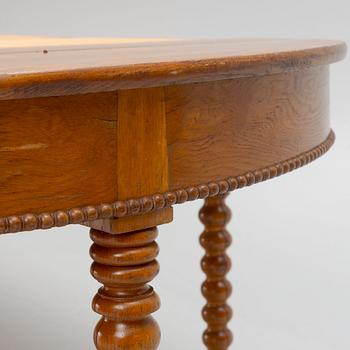 Dining table 19th Century.