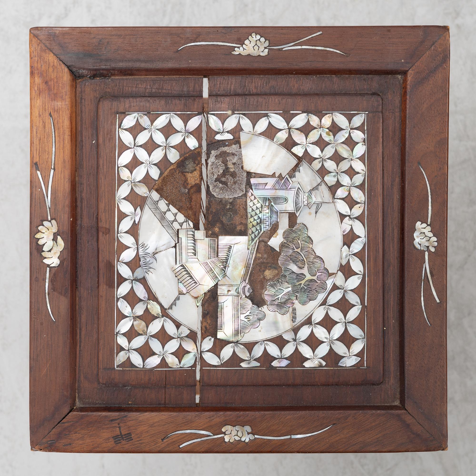 Satsbord, 4 delar, Kina, 1900-talets första hälft.