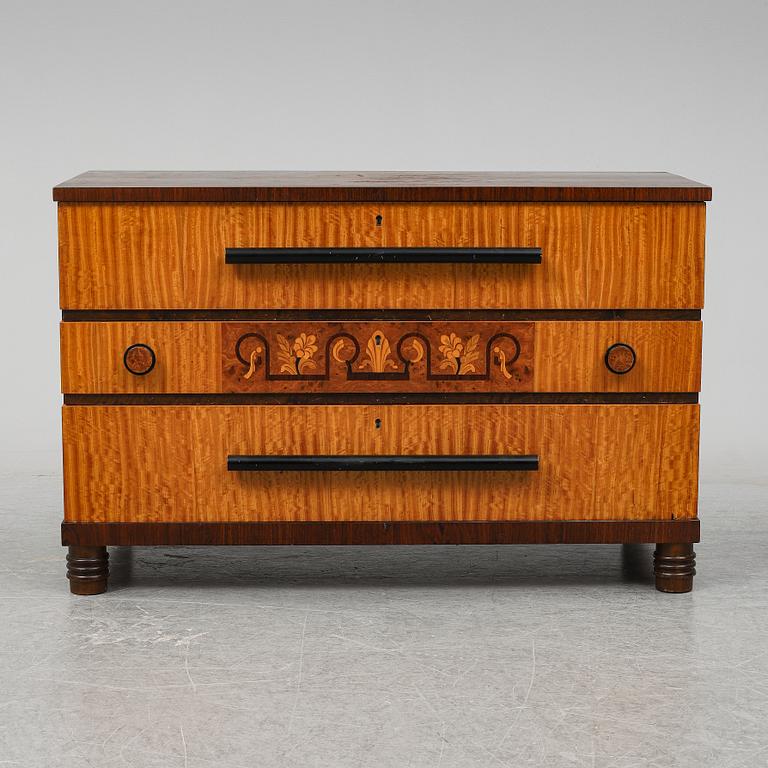 A Swedish Chest of drawers, 1920's/30's.