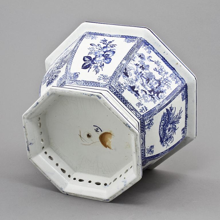YTTERFODER,2 st, flintgods, Gustavsberg, sekelskiftet 1900.