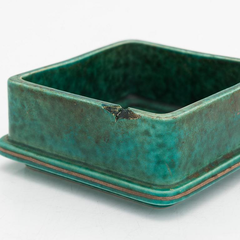 Wilhelm Kåge, two bowls and a box with lid, 'Argenta'. Gustavsberg, Sweden.