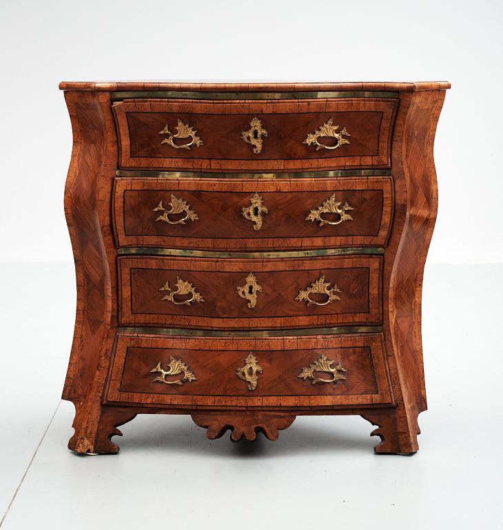 HÖRNBYRÅ, rokoko, 1700-talets andra hälft.