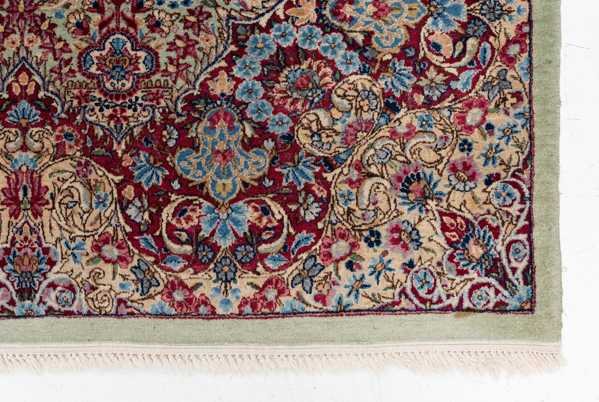 Rug, Kirman, approx. 290 x 185 cm.