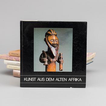 KONSTBÖCKER, 6 st, Bland annat "Kunst aus dem alten Afrika" av Maria Keckési 1982.